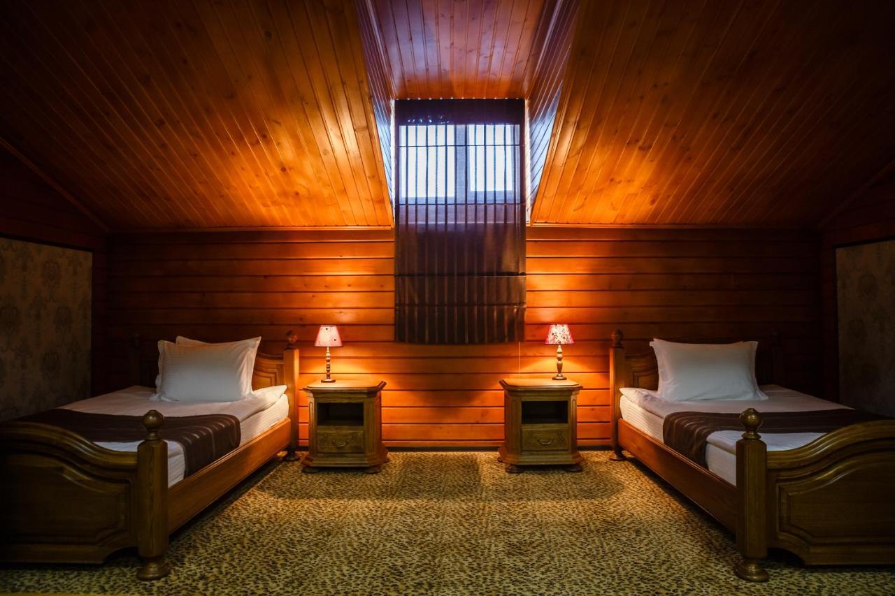 Guest House Chalet Тараз Екстериор снимка