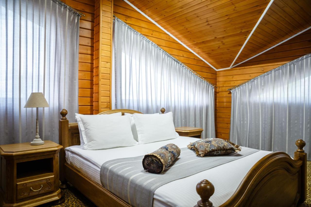 Guest House Chalet Тараз Екстериор снимка