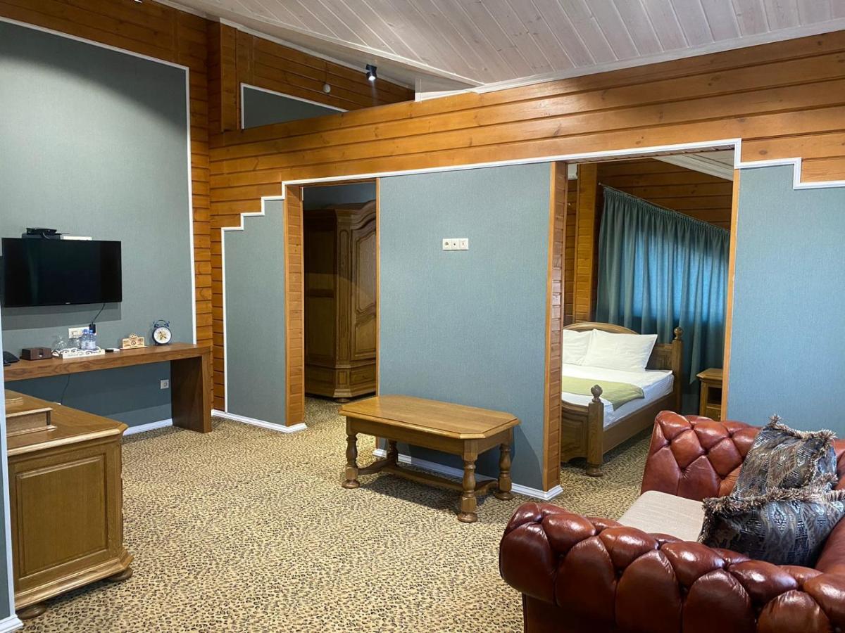 Guest House Chalet Тараз Екстериор снимка