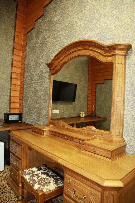 Guest House Chalet Тараз Екстериор снимка