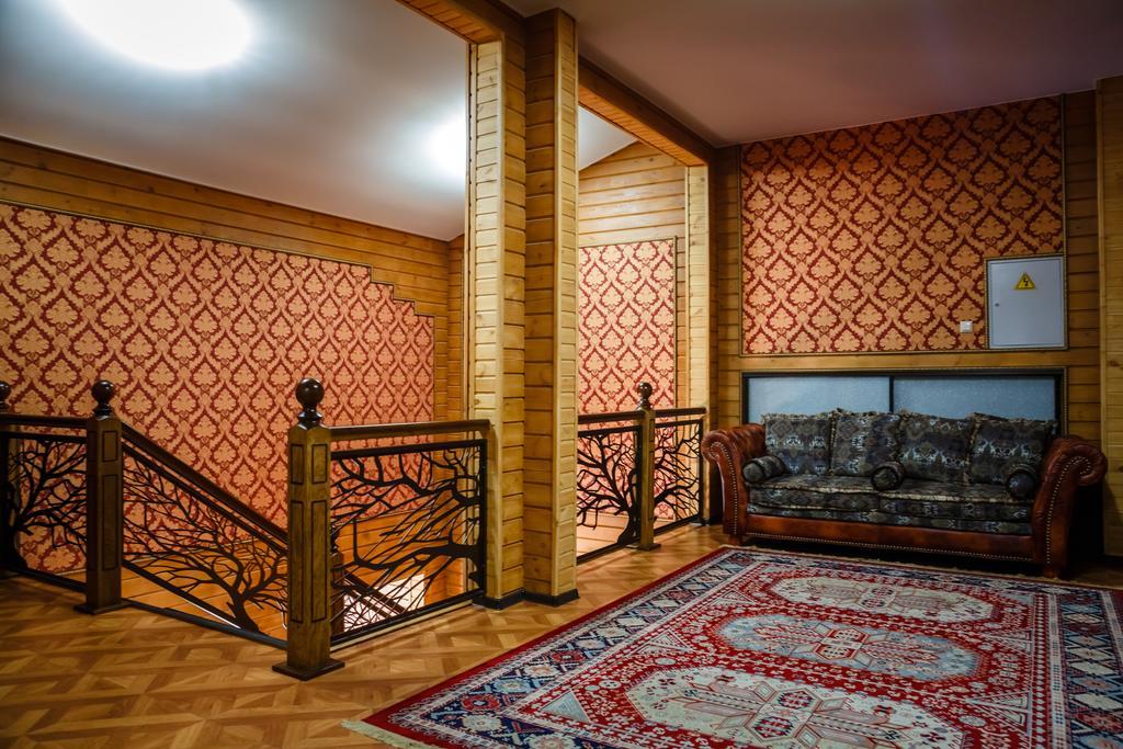 Guest House Chalet Тараз Екстериор снимка