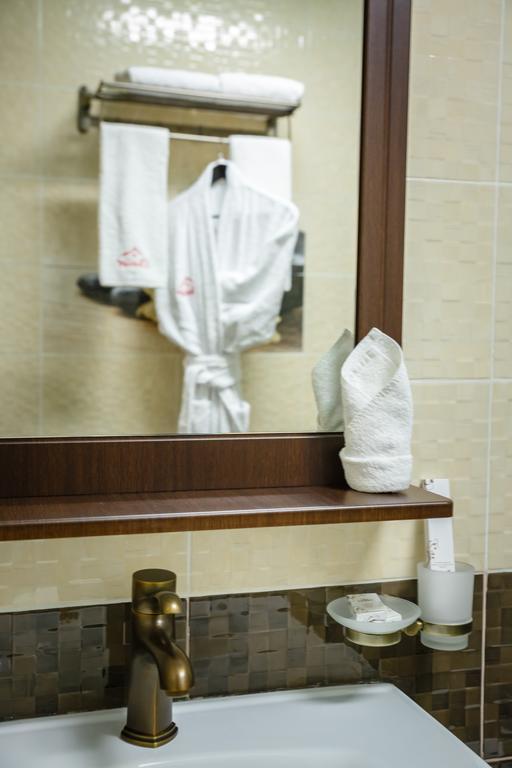 Guest House Chalet Тараз Екстериор снимка