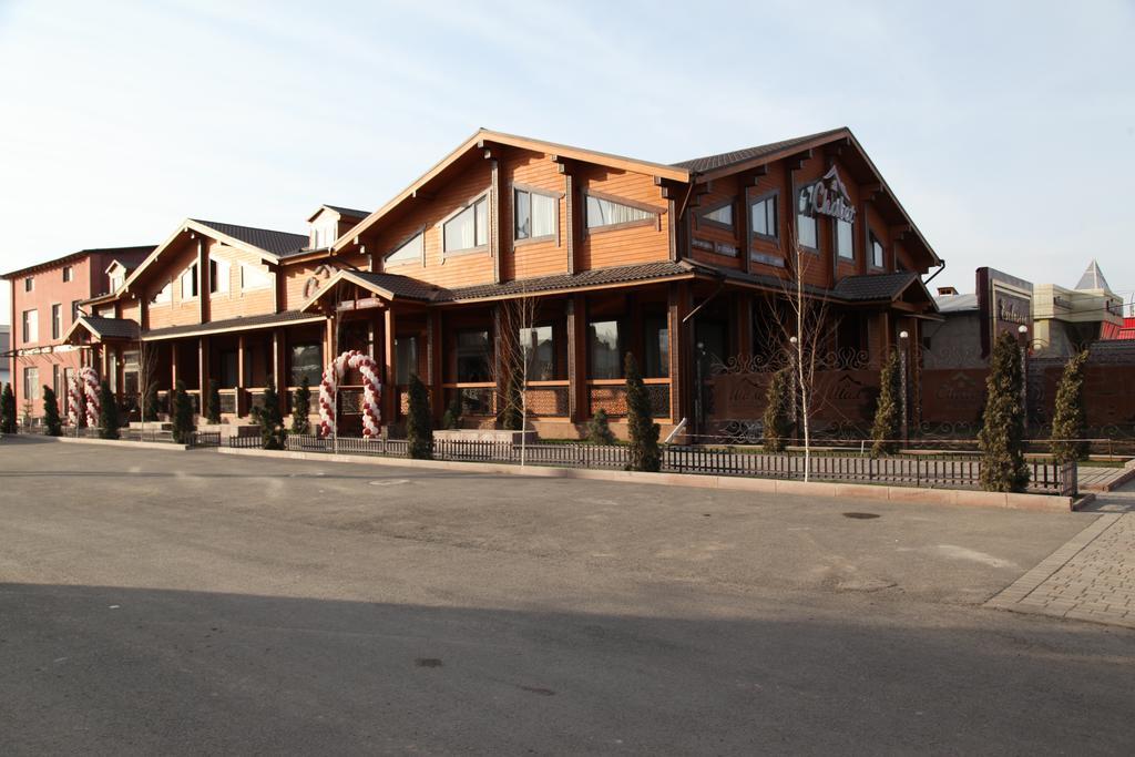 Guest House Chalet Тараз Екстериор снимка
